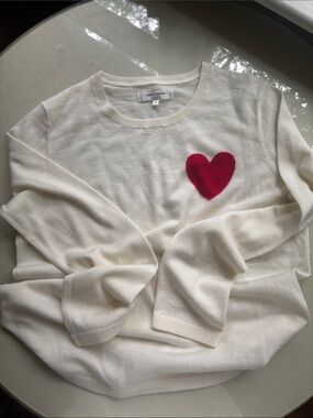 Chinti & Parker Cream Sweater with Red Heart sz M